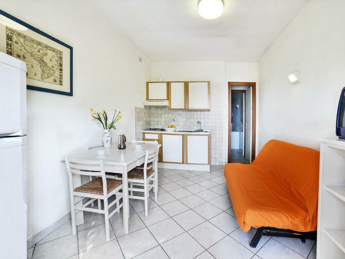 Apartment Altaluna-5 By Interhome Nisporto Bagian luar foto